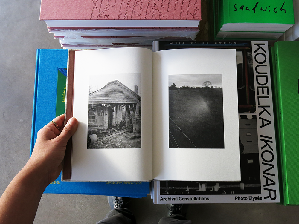 Bryan Schutmaat / County Road 写真集　シュトマート Bryan Schutmaat 'County Road' - Fragment