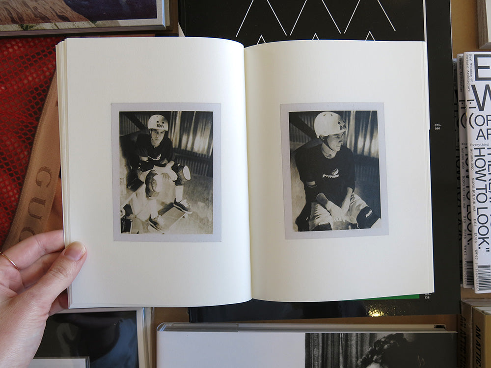 特典付き POLAROIDS 92-95 by Ari Marcopoulos Ari Marcopoulos – Polaroids 92-95 CA – Perimeter Books