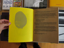 Load image into Gallery viewer, Manon van Kouswijk - Making Faces - A Jewellery Playbook