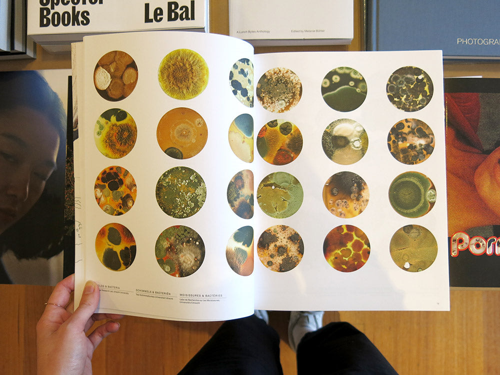 Lizan Freijsen – The Living Surface: An Alternative Biology Book