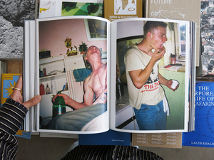 Richard Billingham – Ray's a Laugh