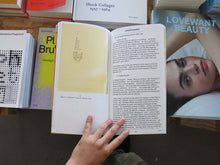 Load image into Gallery viewer, Slow Reading Club – Répondeur