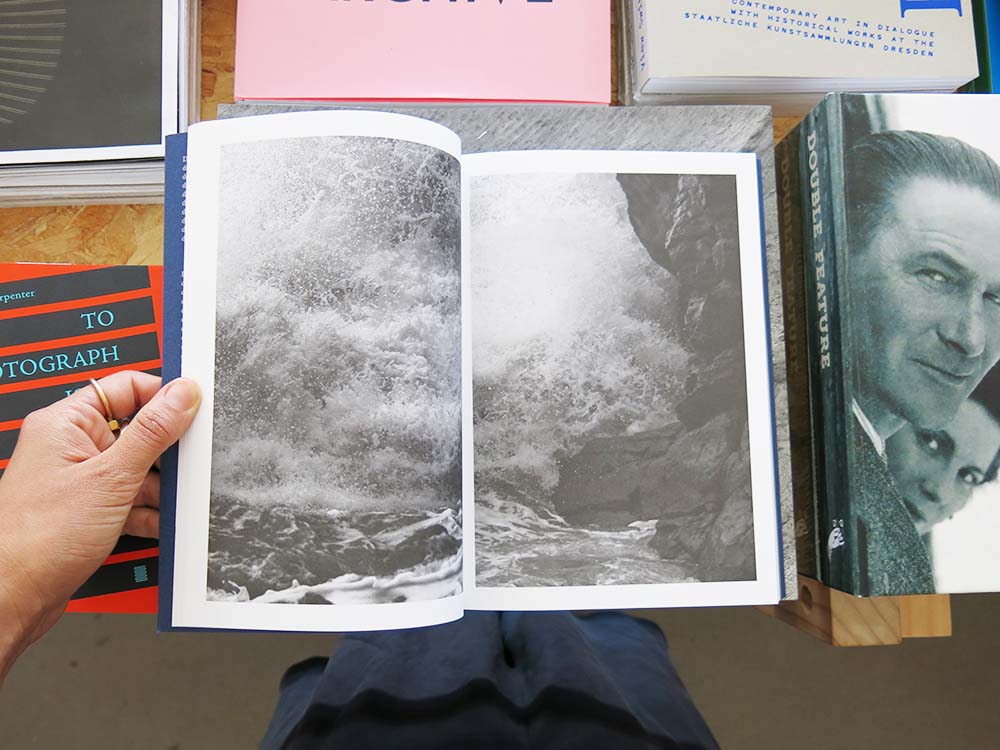 Anne Golaz – La Casa Isla – Perimeter Books