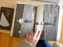 Load image into Gallery viewer, On Tempelhofer Feld