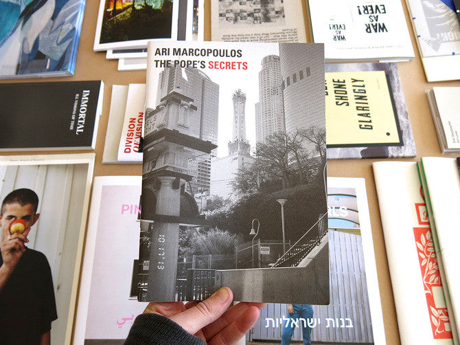 全国送料無料の通販 - Marcopoulos Ari The Books Perimeter – Secrets Pope's アート・デザイン・音楽