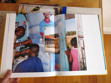 Load image into Gallery viewer, Viviane Sassen - Die Son Sien Alles